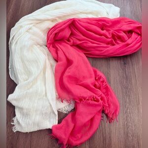 Bundle of 2 Nordstrom brand fall/ spring scarves